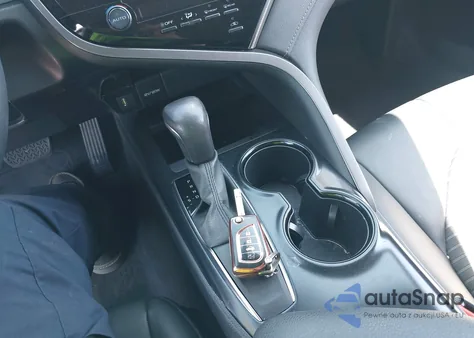 2020 Toyota Camry Se z USA, uszkodzony, nr VIN 4T1G11AK1LU505457